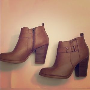 Heeled booties
